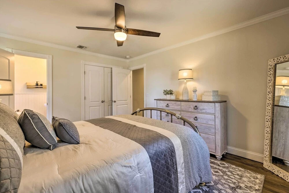 Mattituck Home w/ Fireplaces - Near Wineries