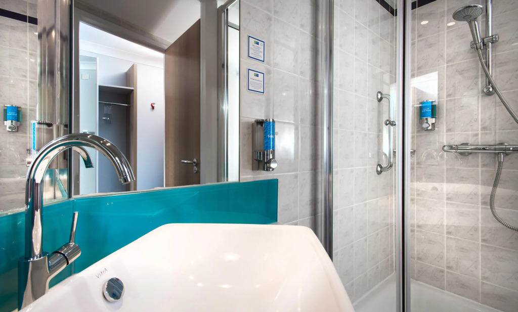 Holiday Inn Express Glasgow Airport by IHG
