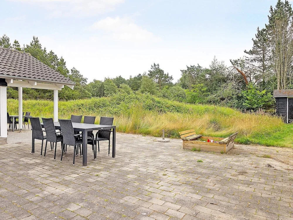 10 person holiday home in Ålbæk-By Traum