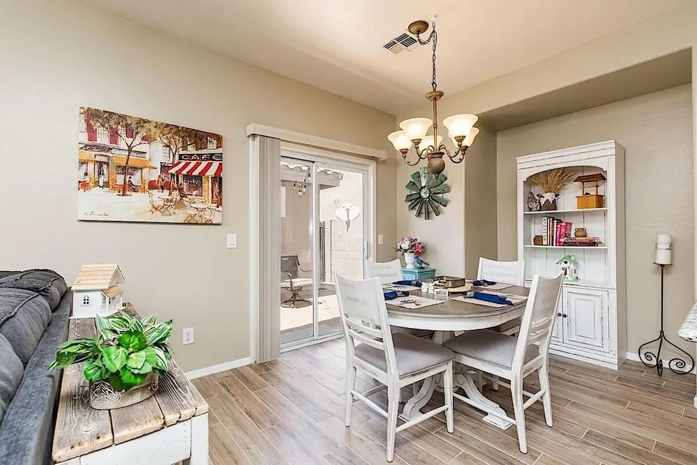 Farmhouse Surprise - 3 Bedroom by Casago