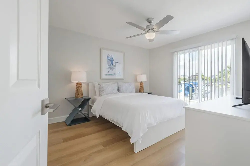 Updated Waterfront Condo in Apollo Beach 1572