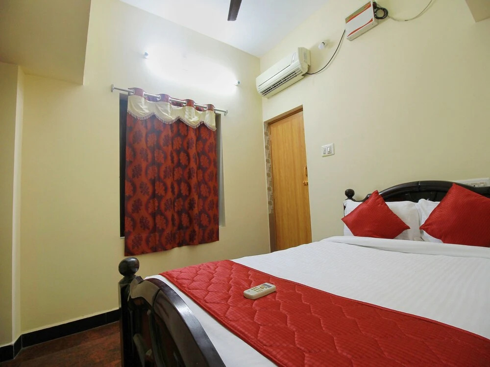 OYO 11862 Home Cozy 2BHK ECR Cuddalore Road