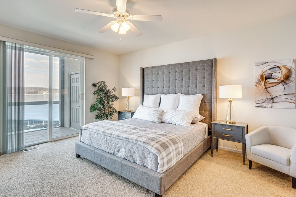 Lakeside Osage Beach Condo in Lands End Community