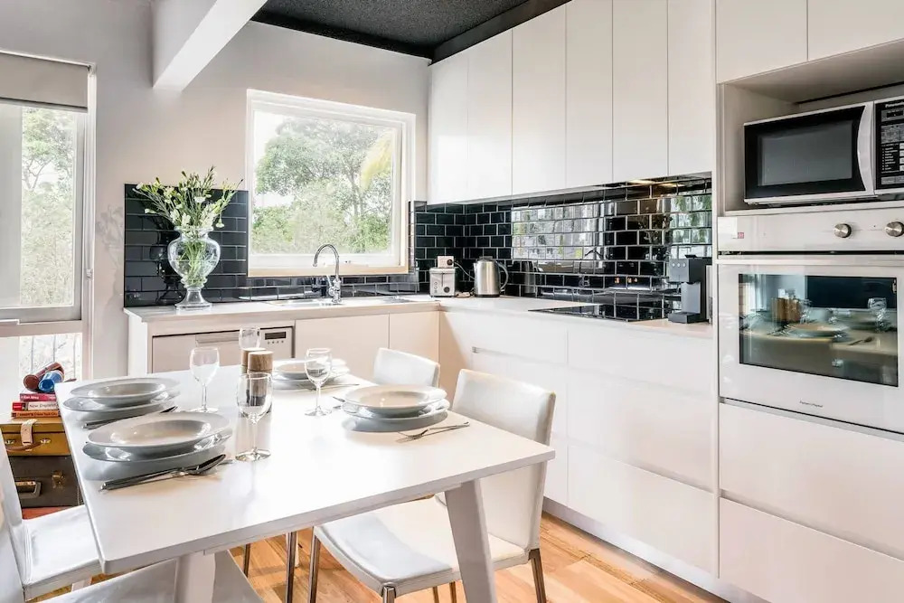Renovated Retro Apartment Near Harbour Front Walks