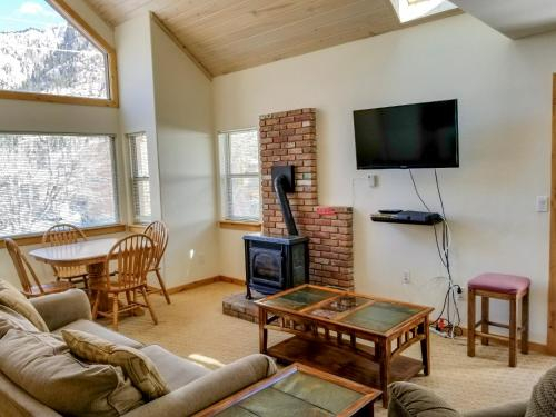 Alpenglow Vacation Rentals