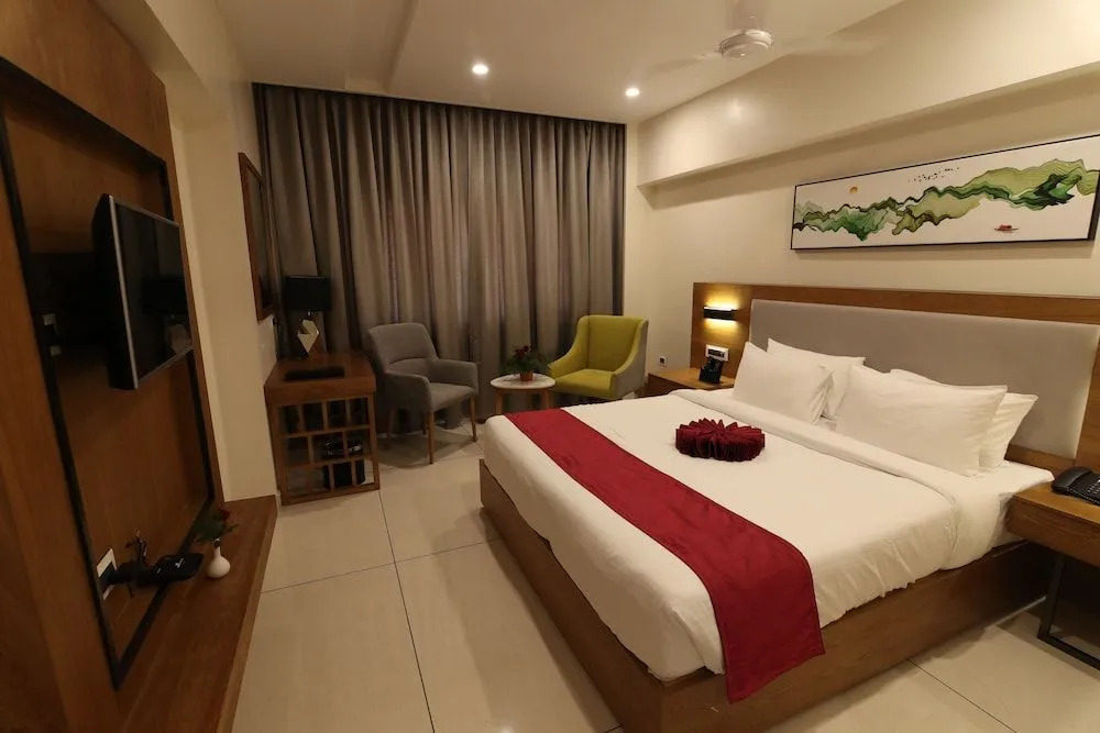 Sri Sri Sri Hotel