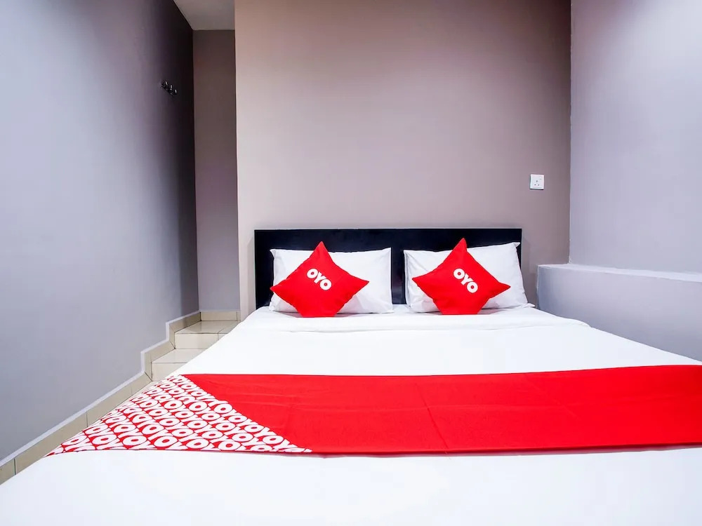 Super OYO 44097 Avatarr Hotel