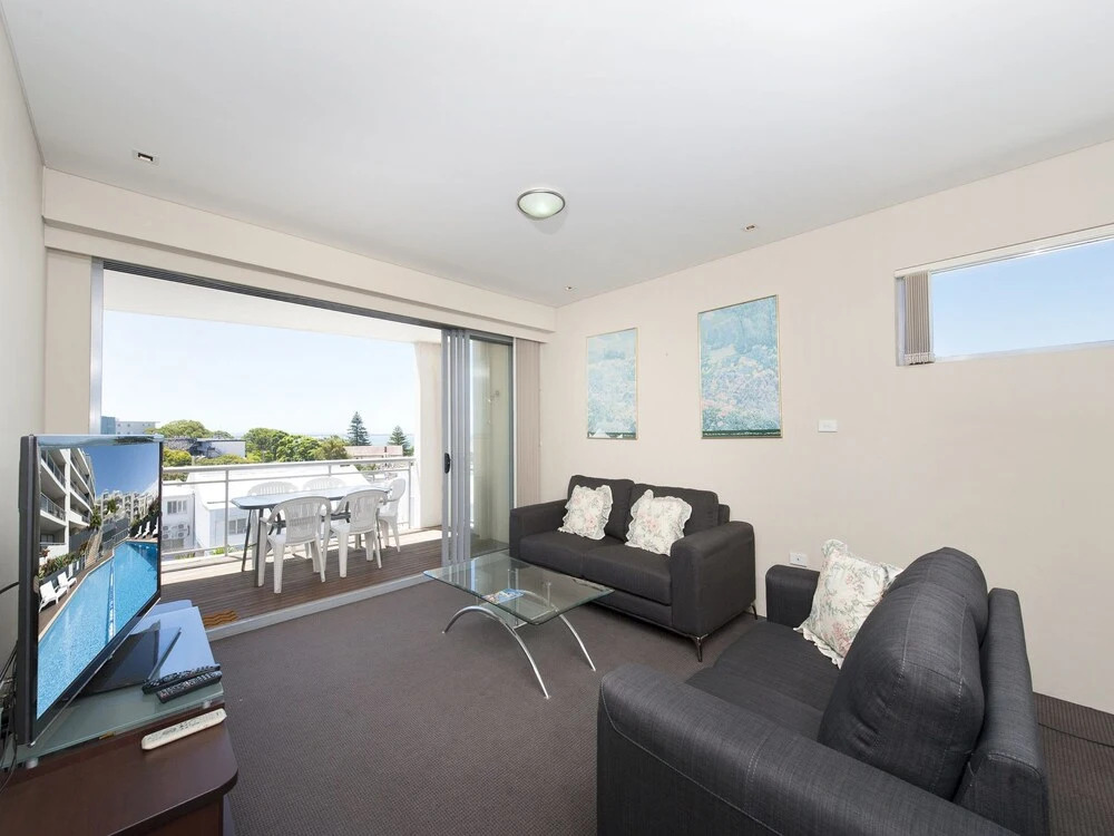 Cote D'Azur,  Unit 41/61 Donald Street