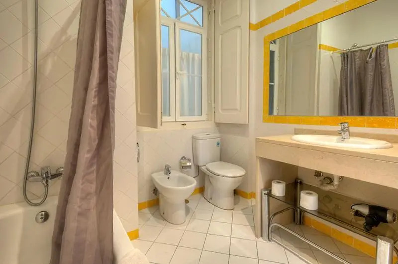 Angola 1 - 6 Bedrooms