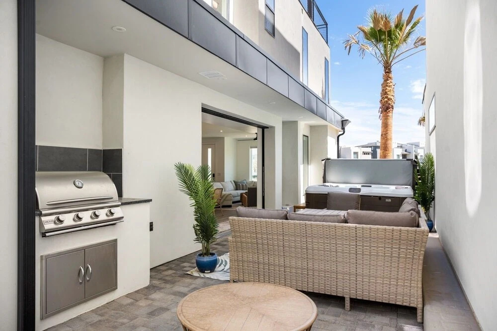 Oasis At Desert Color 5 Bedroom Home
