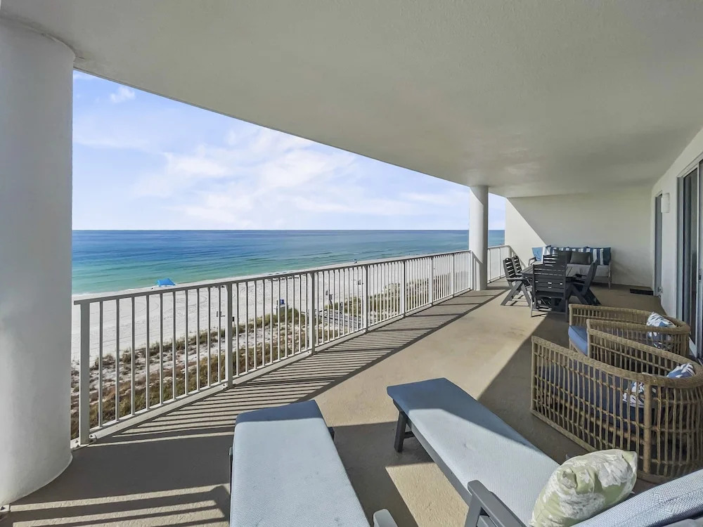 Ocean Ritz-501 4 Bedroom Condo by RedAwning