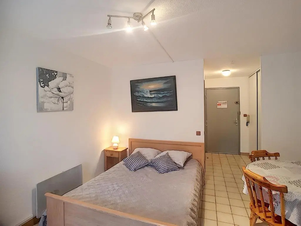 Appartement Lamalou-les-Bains, 1 pièce, 2 personnes - FR-1-451-98