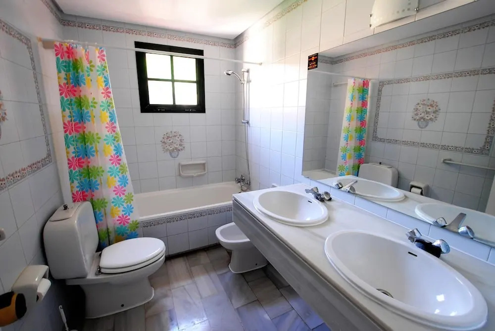Doña Lola Claudia Beachfront Apartment CS197