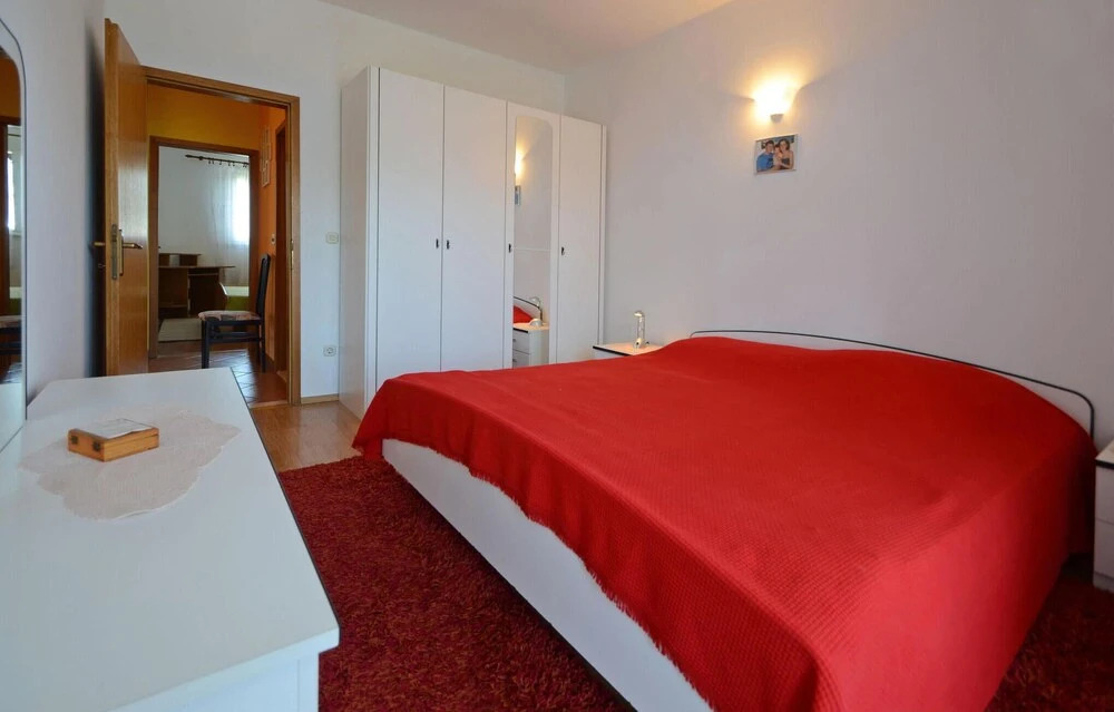 Amazing Apartment in Racisce With Wifi and 3 Bedrooms