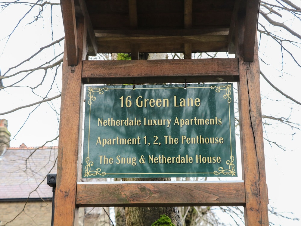 Hunter's Lodge