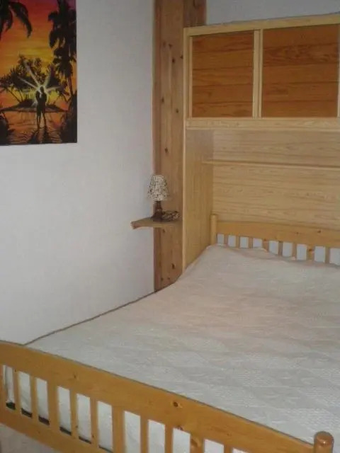 Villa 6 couchages 3 chambres terrasse ombragée parking dans résidence sécurisée piscine commune 400m de la mer LRJP93