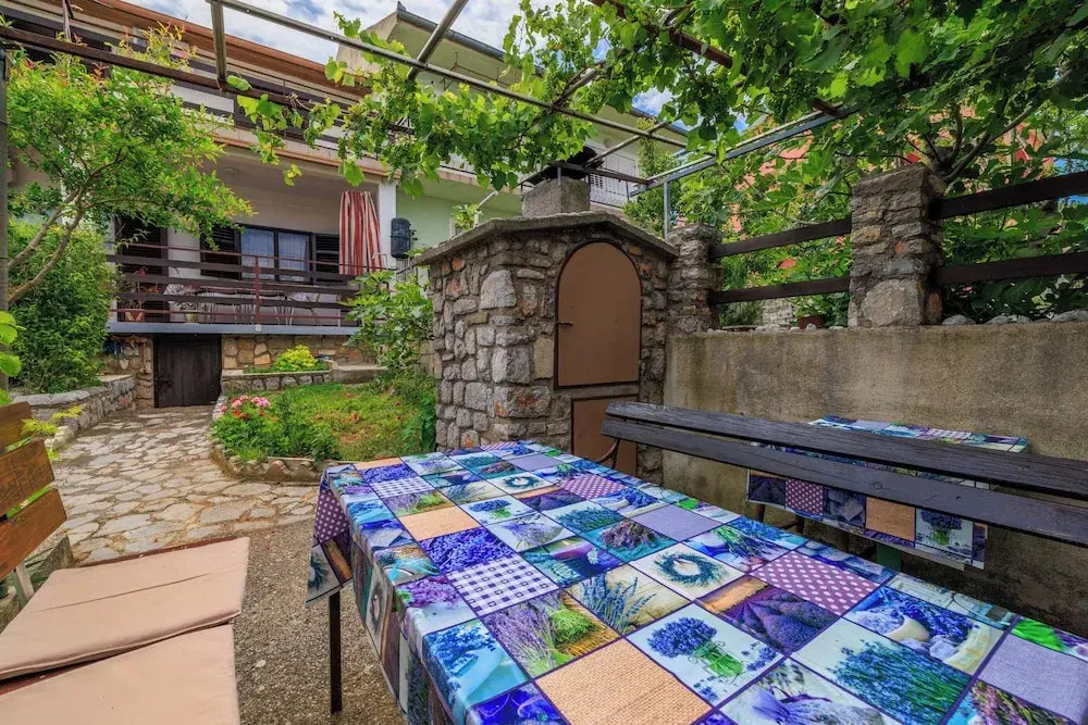 Apartments Zvonimir