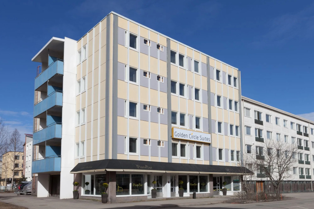 Hotel Golden Circle Suites