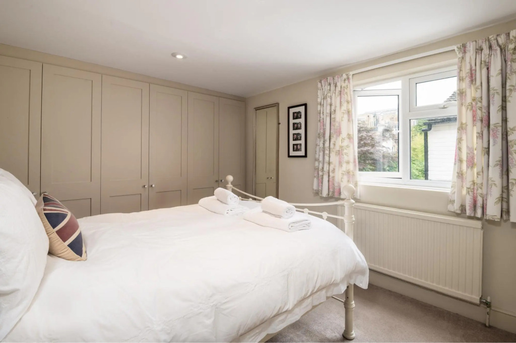 Traditional Fulham Home Close to the River Thames by Underthedoormat