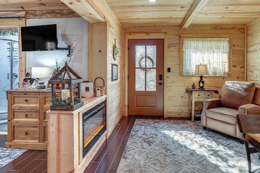 Walk to Current River: Ozarks Adventure Home!