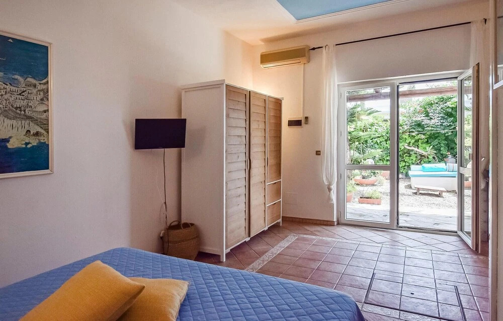 Stunning Home in Sant'angelo With Wifi and 2 Bedrooms