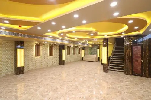 Collection O 24604 Hotel GMC Grand Luxury Stay