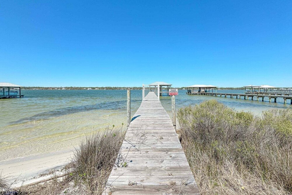 Beach House on the Bay With Private Dock