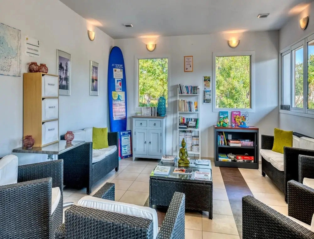Apartment With Access to Pool