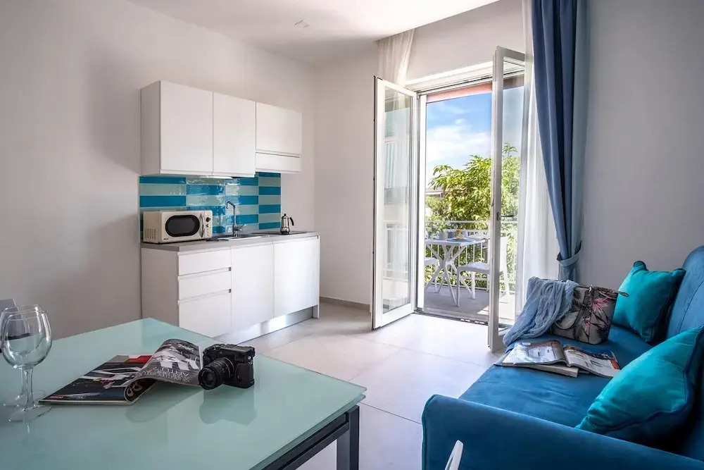 LEONE ROSSO APARTMENTs