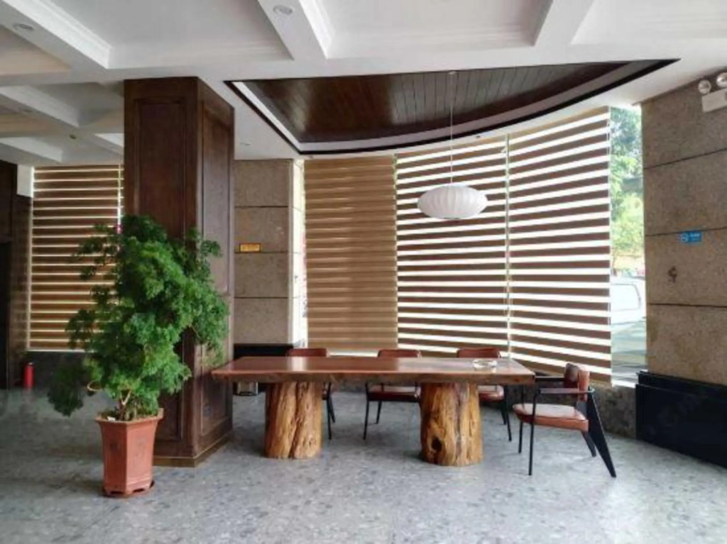 Shenglong Business Hotel