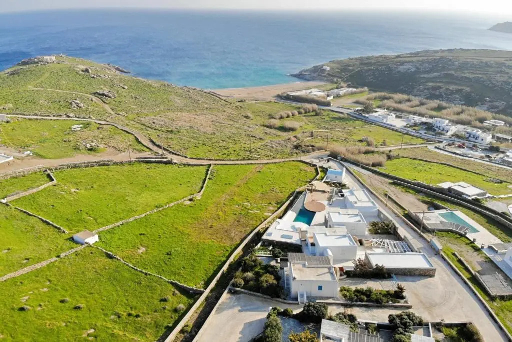 Mesmerising Sea View Lia Residence