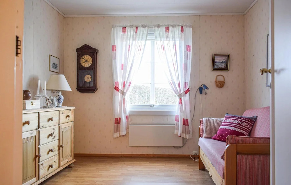 Awesome Home In Lindesnes With Wifi