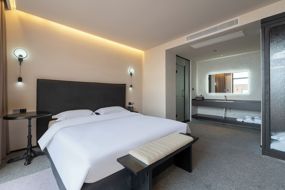 Bay Four Seasons Castle Hotel