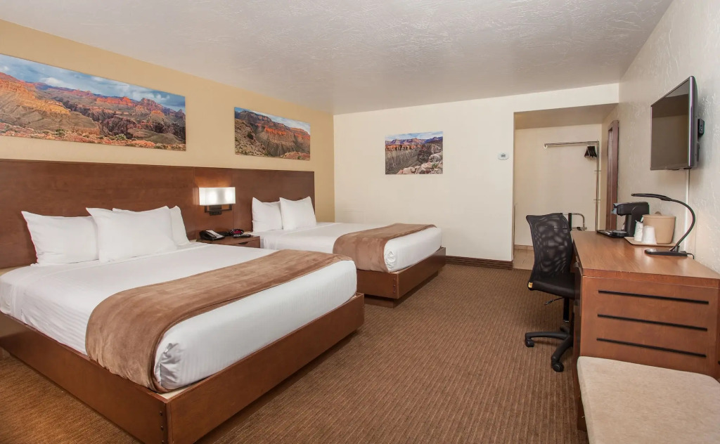 Red Feather Lodge/Hotel