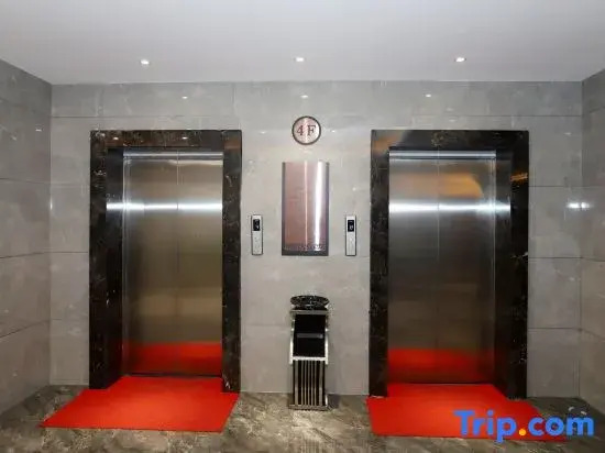 Huang He  Hotel
