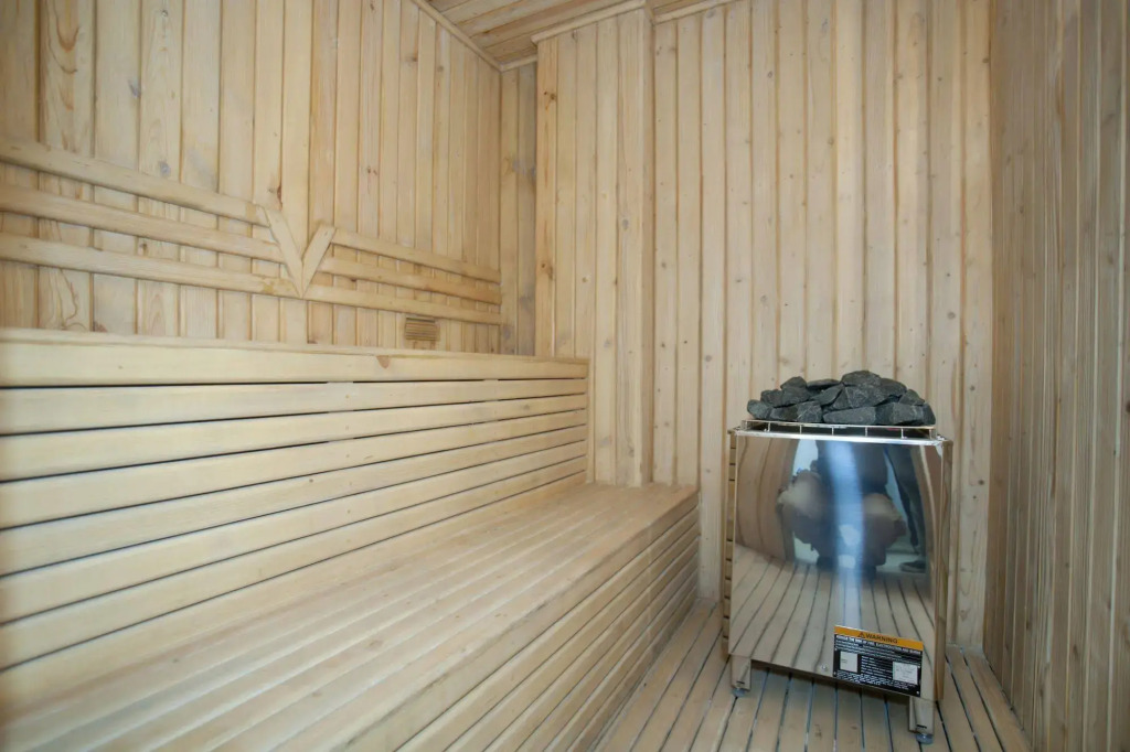 Innotel Luxury Business Hotel