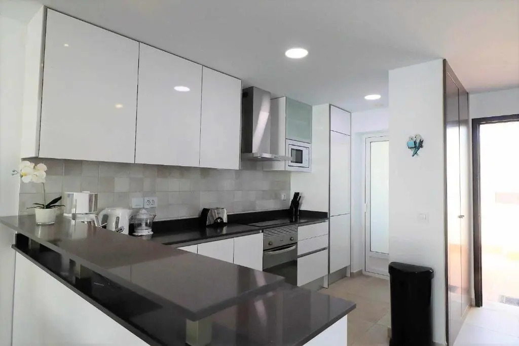 Los Veleros apartamento frente al mar con azotea y piscina compartida