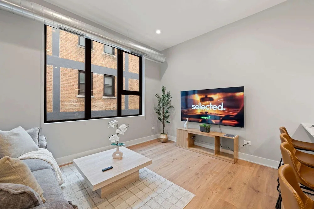 Month Edgewater Booking 2BD 2BA w Gym Parking