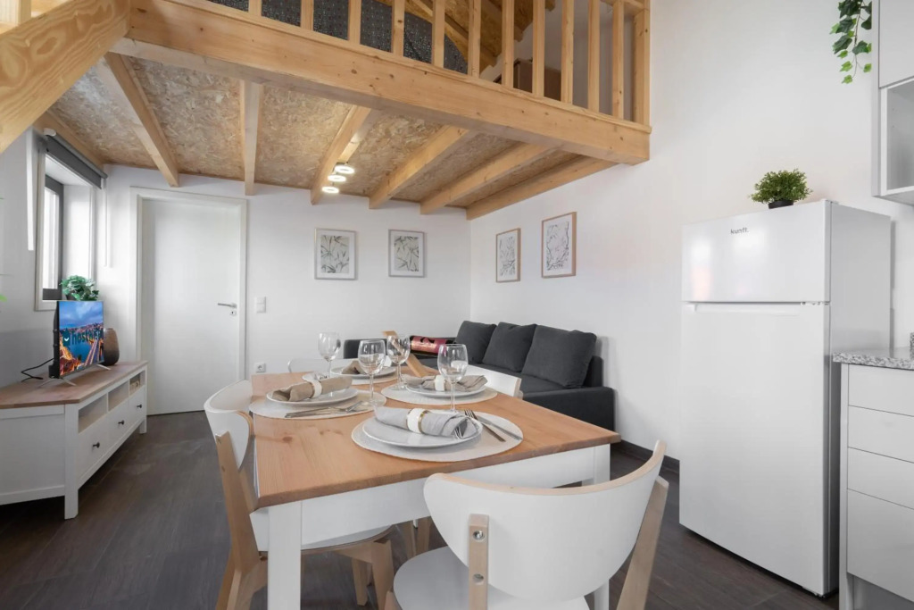 Stylish Duplex House - Terrace & River View