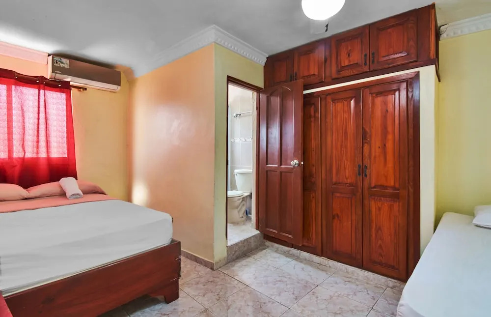 Spacious 2-Bedroom Apartment with 2 Bathrooms Near SDQ Airport Fast Wi-Fi