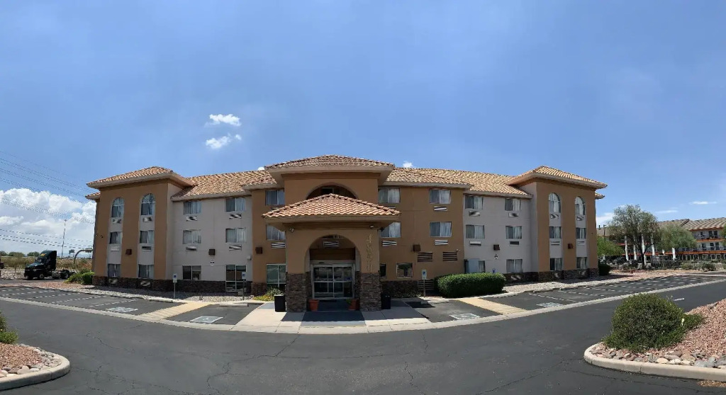 Comfort Inn & Suites near Kino Sports Complex