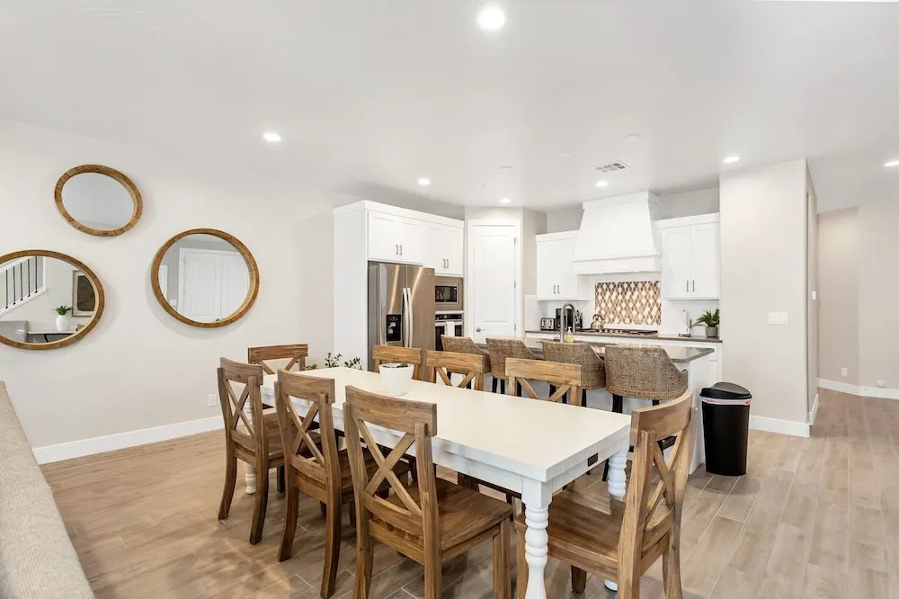 Family Fun Getaway #2339 4 Bedroom Townhouse by Redawning