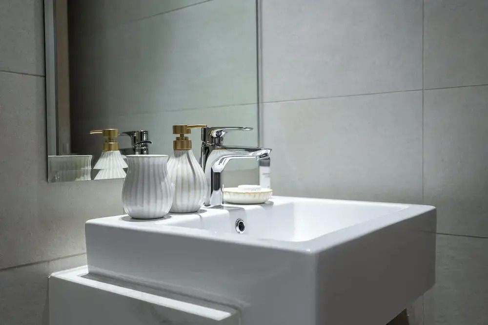 Homey Studio Apartment Perfect for 2 at Azizi Riviera 46