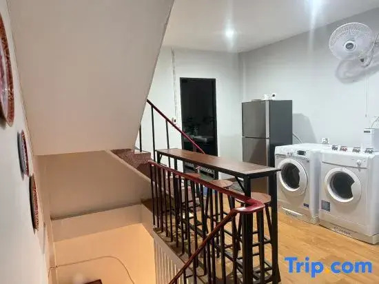 Terlyn Hostel & Cafe