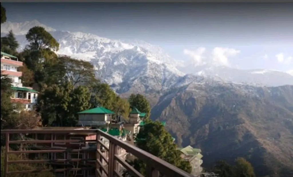 Pause dwelling Palace