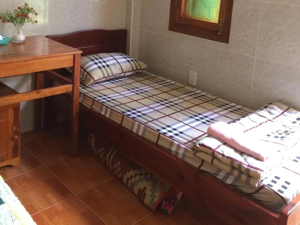 Hung Long Homestay
