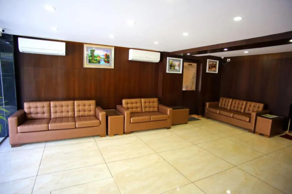 The Lounge Business Hotel