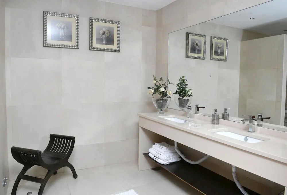 Villa with 4 Bedrooms in Caniçada, with Wonderful Mountain View, Private Pool, Furnished Garden