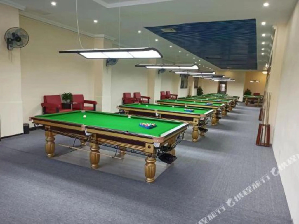 Huating Theme Hotel