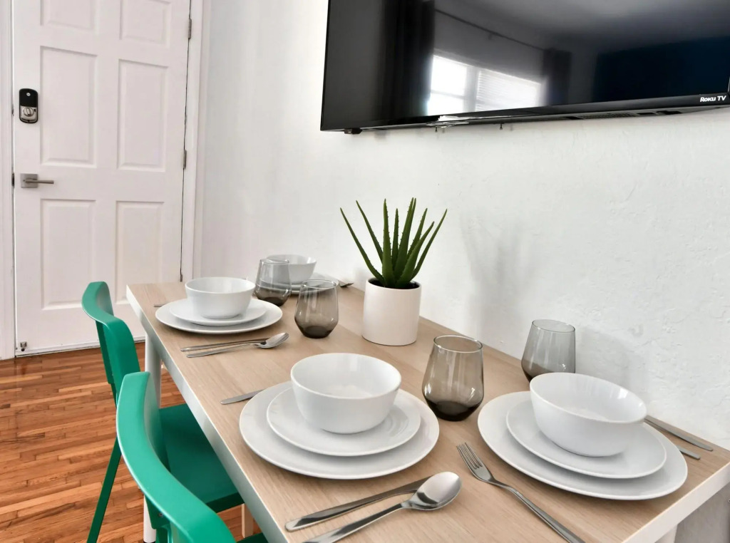 Broadwaysuites Downtown By RocketStay
